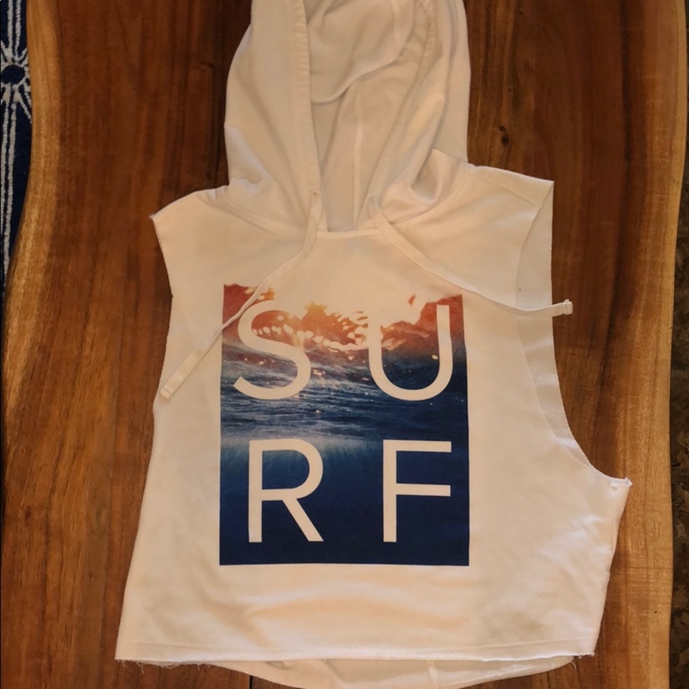 SURF TANK  🏄🏼‍♀️